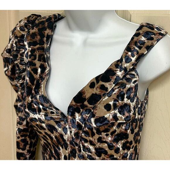 Lavish Alice Cold Shoulder Crush Velvet Cocktail Sheath Dress Sz 10 Leopard NWT - Picture 6 of 8